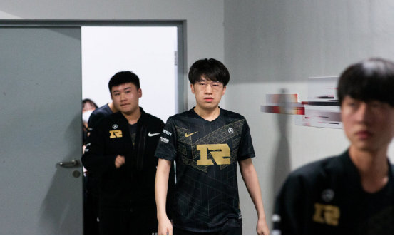 是对抗与效 是对抗与效